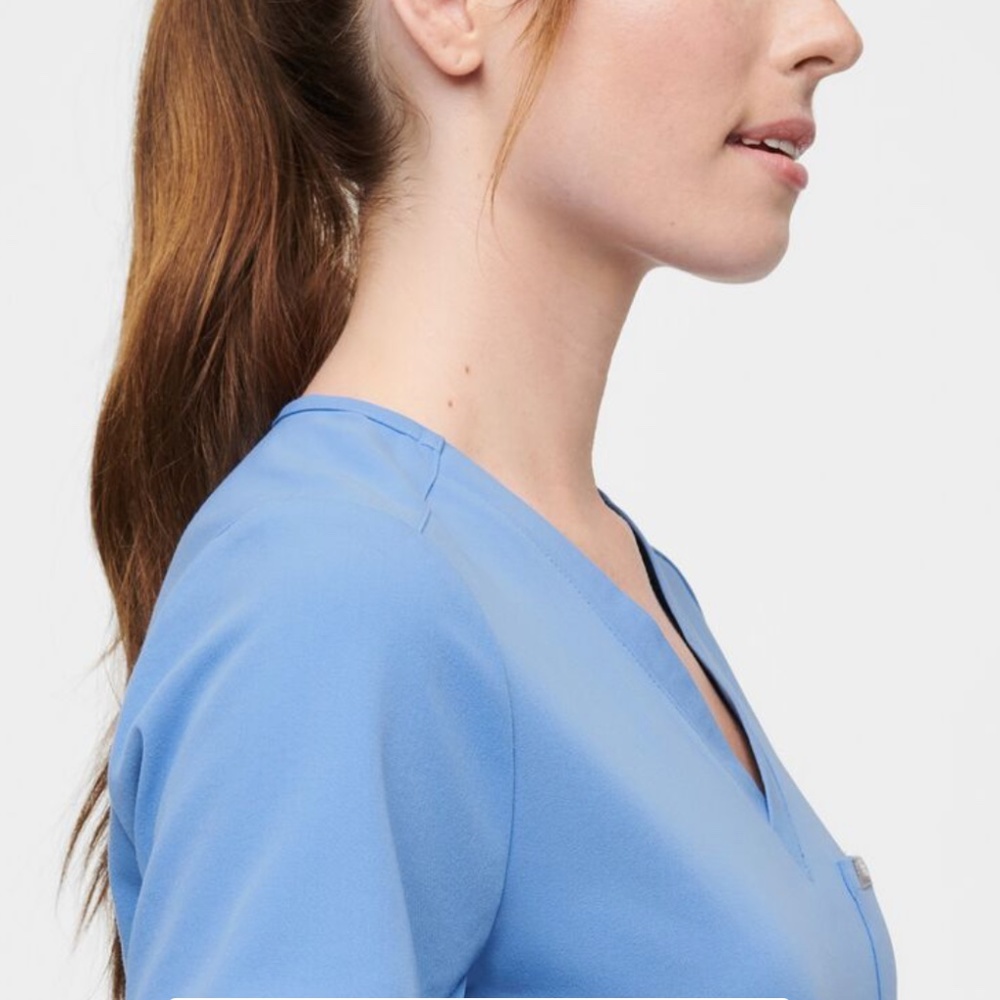 FIGS Ceil Blue Catarina™ - One-Pocket Scrub Top